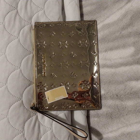 Michael Kors - Picture 2 of 7